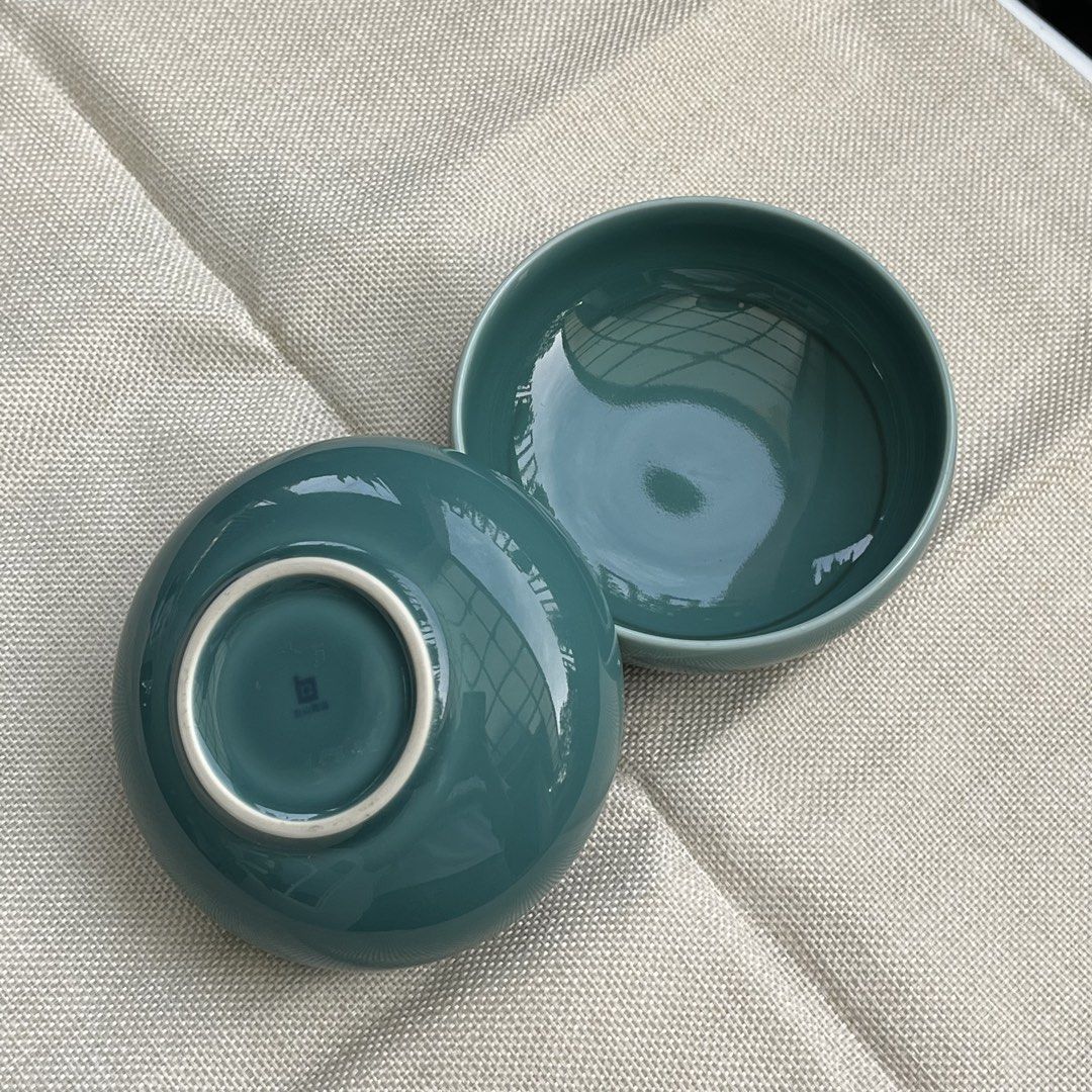 Glossy Ceramic Bowl (Category: Food Organization & Storage) located in Davao. Submitted by lili.enne (Listing ID 1466088065, Image 1). Description: set of 2 :).