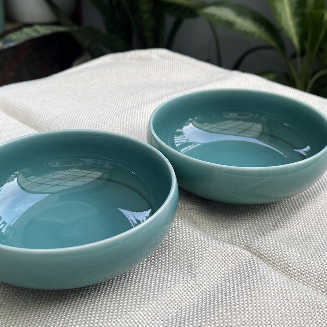 Glossy Ceramic Bowl (Category: Food Organization & Storage) located in Davao. Submitted by lili.enne (Listing ID 1466088065, Image 3). Description: set of 2 :).
