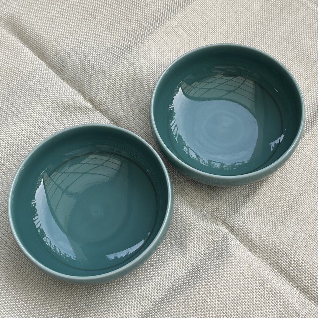 Glossy Ceramic Bowl (Category: Food Organization & Storage) located in Davao. Submitted by lili.enne (Listing ID 1466088065, Image 2). Description: set of 2 :).