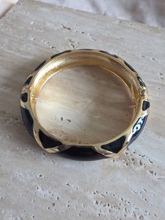 (Category: ) located in . Submitted by little.reddot.relics (Listing ID 1465979326, Image 1). Description: .