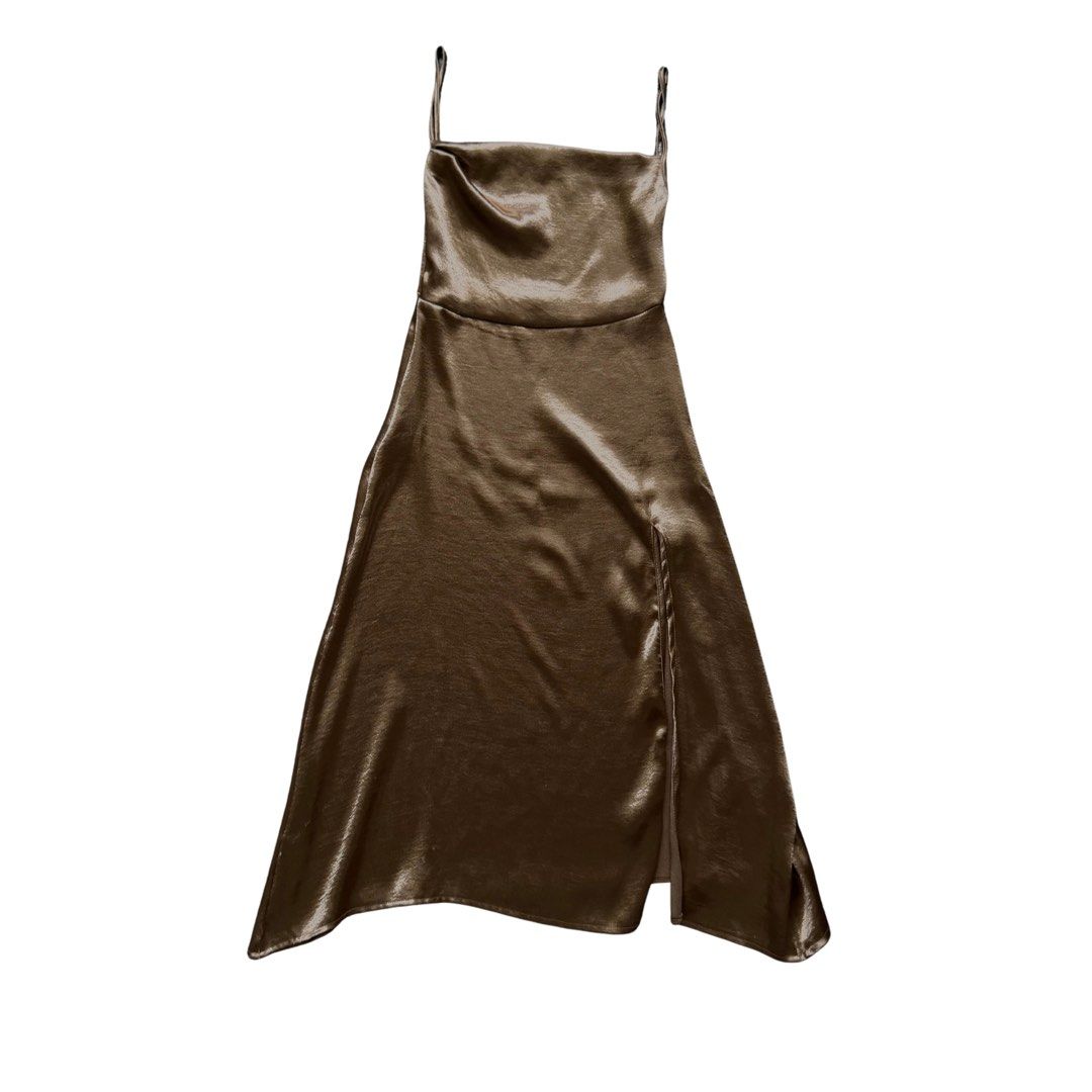 gold long dress with slit (Category: Dresses) located in Rizal. Submitted by wornbyparis (Listing ID 1466022203, Image 1). Description: .