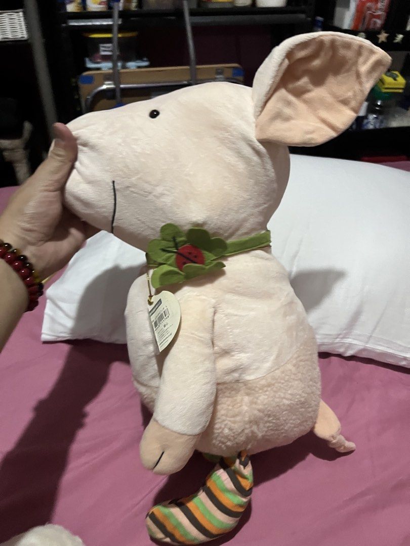GOODLUCK PIG PLUSH (Category: Plushies & Soft Toys) located in Paranaque City. Submitted by bonsaiart (Listing ID 1466059021, Image 3). Description: Pre owned Good condition 650+sf Payment via gcash or paymaya Shipping via j&t No to cop / cod / meetup.