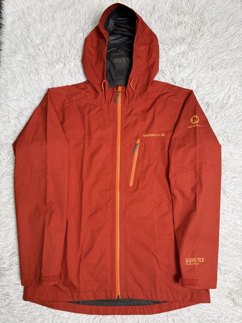 Goretex rain jacket (Category: Coats, Jackets and Outerwear) located in Baguio. Submitted by sellingtonshop (Listing ID 1466061248, Image 2). Description: s18. Merrell Goretex paclite jacket *water proof Size: XL Dimes: 29*24 Condition: good as new Issue: none Grab: 1880.