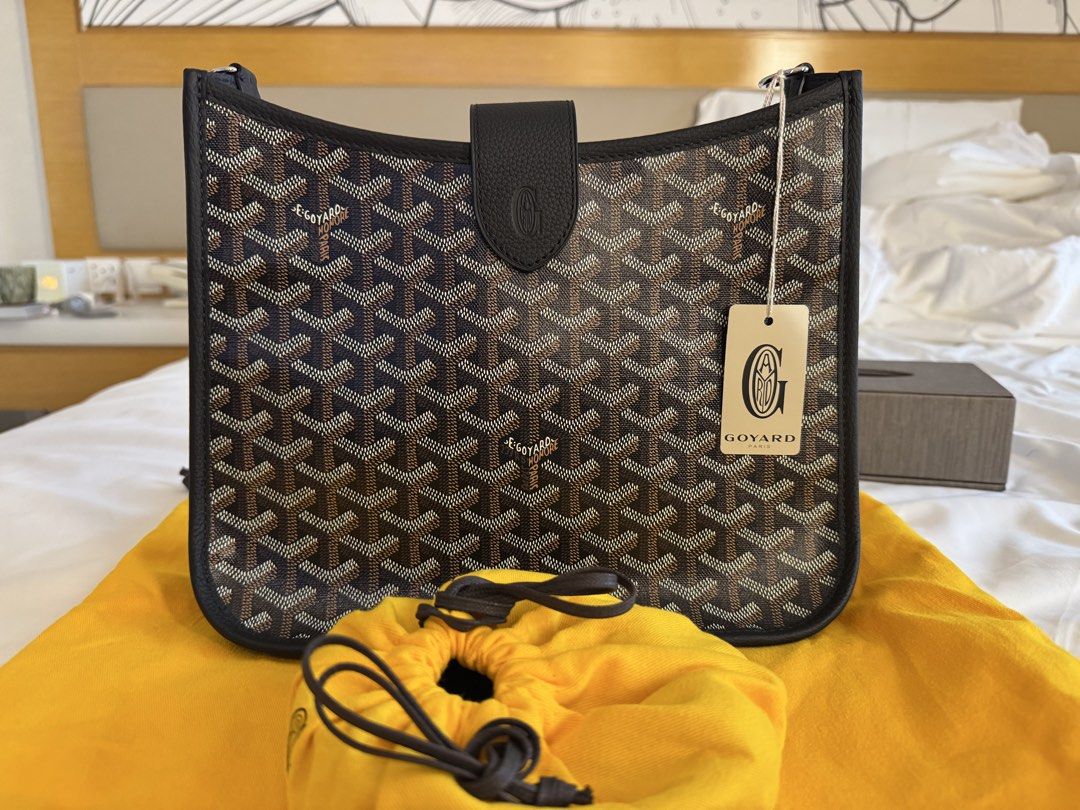 Goyard Musette Messenger Bag (Category: Luxury Bags & Wallets) located in Manila. Submitted by flojo1220 (Listing ID 1465982980, Image 1). Description: - 100% brand new and authentic - leather finish, latest design from Goyard - Sleek and modern design as shown in pictures - Perfect for everyday use, unisex - Ready for fast shipping nationwide Comes with dustbag and paperbag.