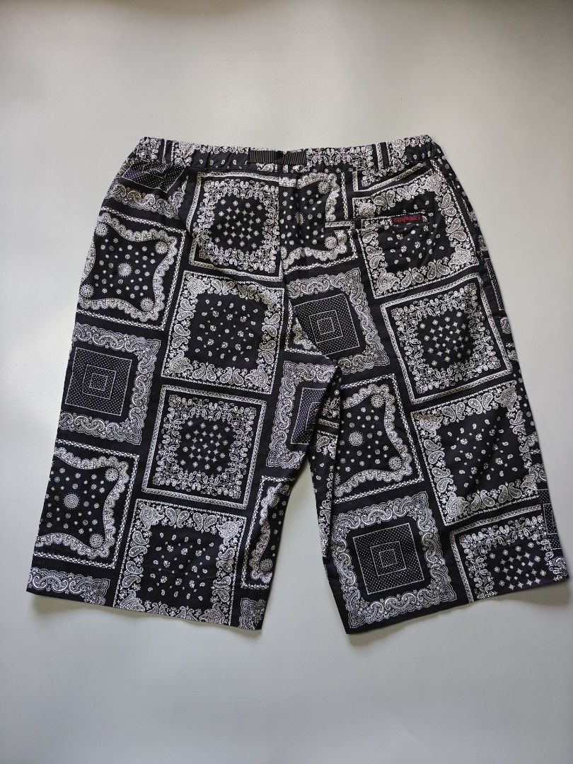 Gramicci Bandana Short (Category: Shorts) located in Alaminos. Submitted by paldonats (Listing ID 1465990142, Image 2). Description: ◾Size : on tag ◾Dimes : W32", L23" ◾LIKENEW CONDITION! ◾WASHED W/ FABCON AND READY TO WEAR 🛒Price : + Shipping fee.