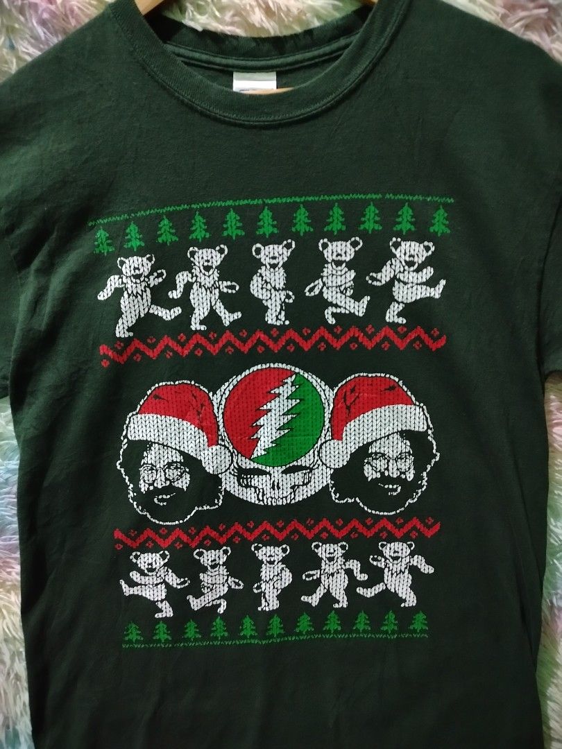 Grateful Dead "Jerry Christmas" Holiday Graphic Tee (Category: Tshirts & Polo Shirts ) located in Palo. Submitted by ubnathrifteez (Listing ID 1466086911, Image 2). Description: DIMES ; L27W19 CONDITION ; LIKE NEW COLOR RATE ; 10/10 ISSUE ; NONE NOTE PANG CHRISTMAS PARTY NIYO.