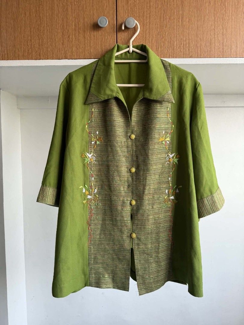 Large Printed Blouse (Category: Blouses) located in Manila. Submitted by atozstuff (Listing ID 1466105407, Image 1). Description: .