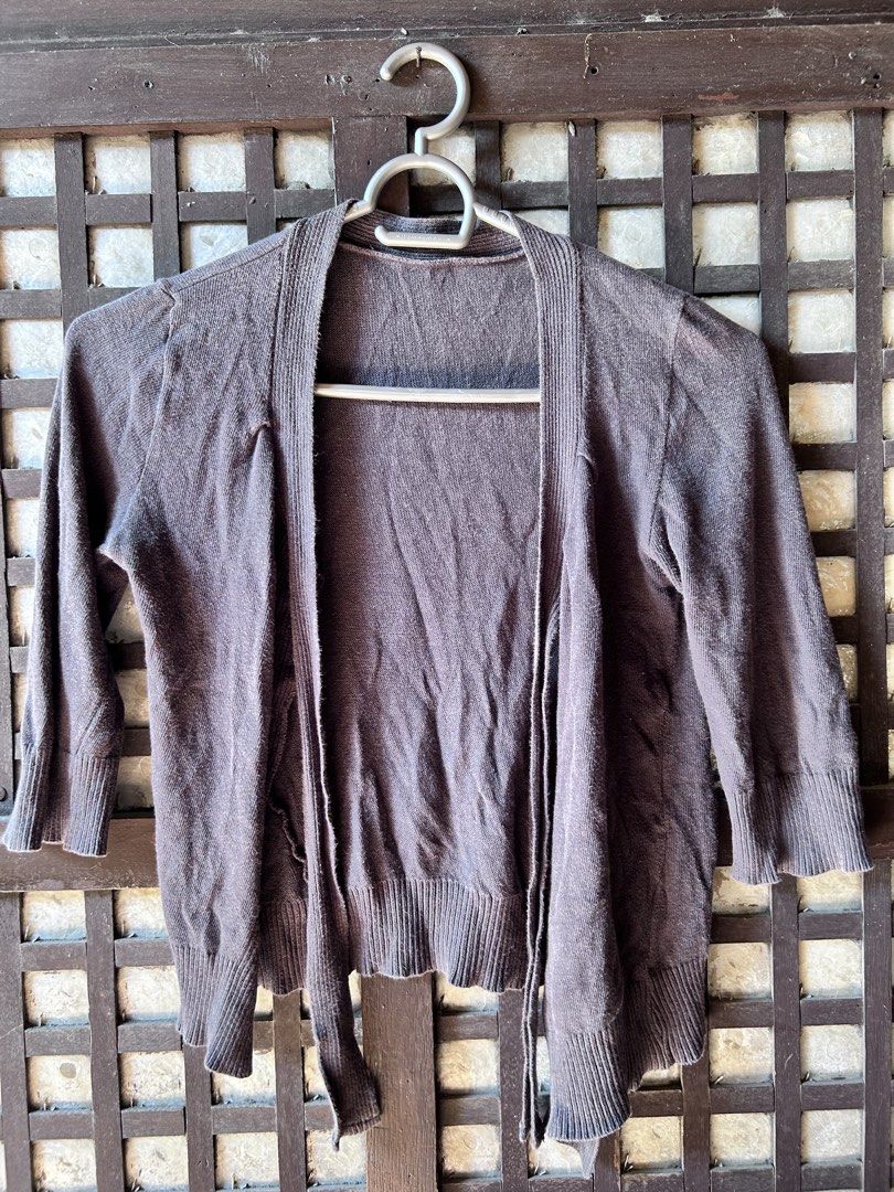 Grey Open Front Cardigan with Three-Quarter Sleeves (Category: Coats, Jackets and Outerwear) located in Makati City. Submitted by hzsans92 (Listing ID 1466105266, Image 1). Description: - Color: Grey - Style: Open front cardigan - Sleeves: Three-quarter with ribbed cuffs - Details: Ribbed hem and placket - Material: Lightweight knit - Best for: Easy layering, AC offices, or cool weather.