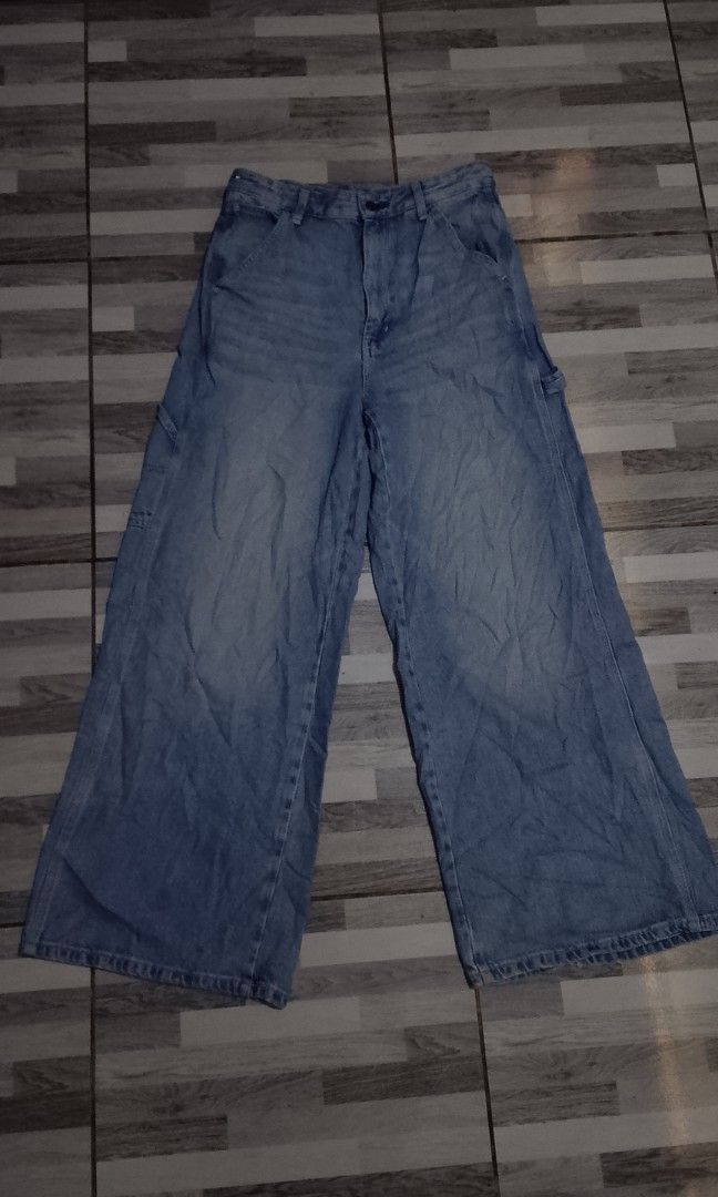 GU BAGGY PANTS (Category: Jeans) located in Manila. Submitted by plong7 (Listing ID 1465956345, Image 2). Description: DIMES -28 -39 NO ISSUE LOCATION: DAVAO.