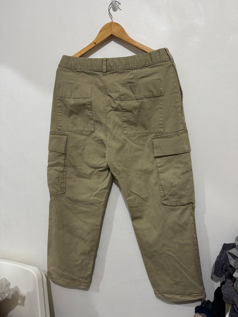 GU Cargo Pants (Category: Chinos) located in Mandaluyong City. Submitted by sale.hm (Listing ID 1466152841, Image 2). Description: GU Pants Large on tag 37in L Used Mandaluyong.