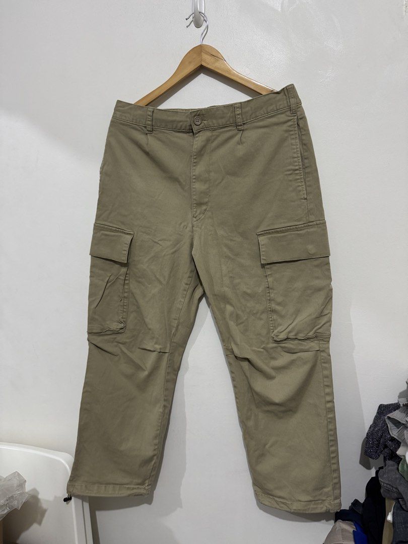 GU Cargo Pants (Category: Chinos) located in Mandaluyong City. Submitted by sale.hm (Listing ID 1466152841, Image 1). Description: GU Pants Large on tag 37in L Used Mandaluyong.