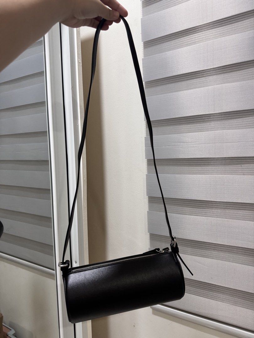 GU Cylinder Bag (Category: Cross-body Bags) located in Villasis. Submitted by thriftbyashi (Listing ID 1466101829, Image 2). Description: Bought from Taiwan Once used.