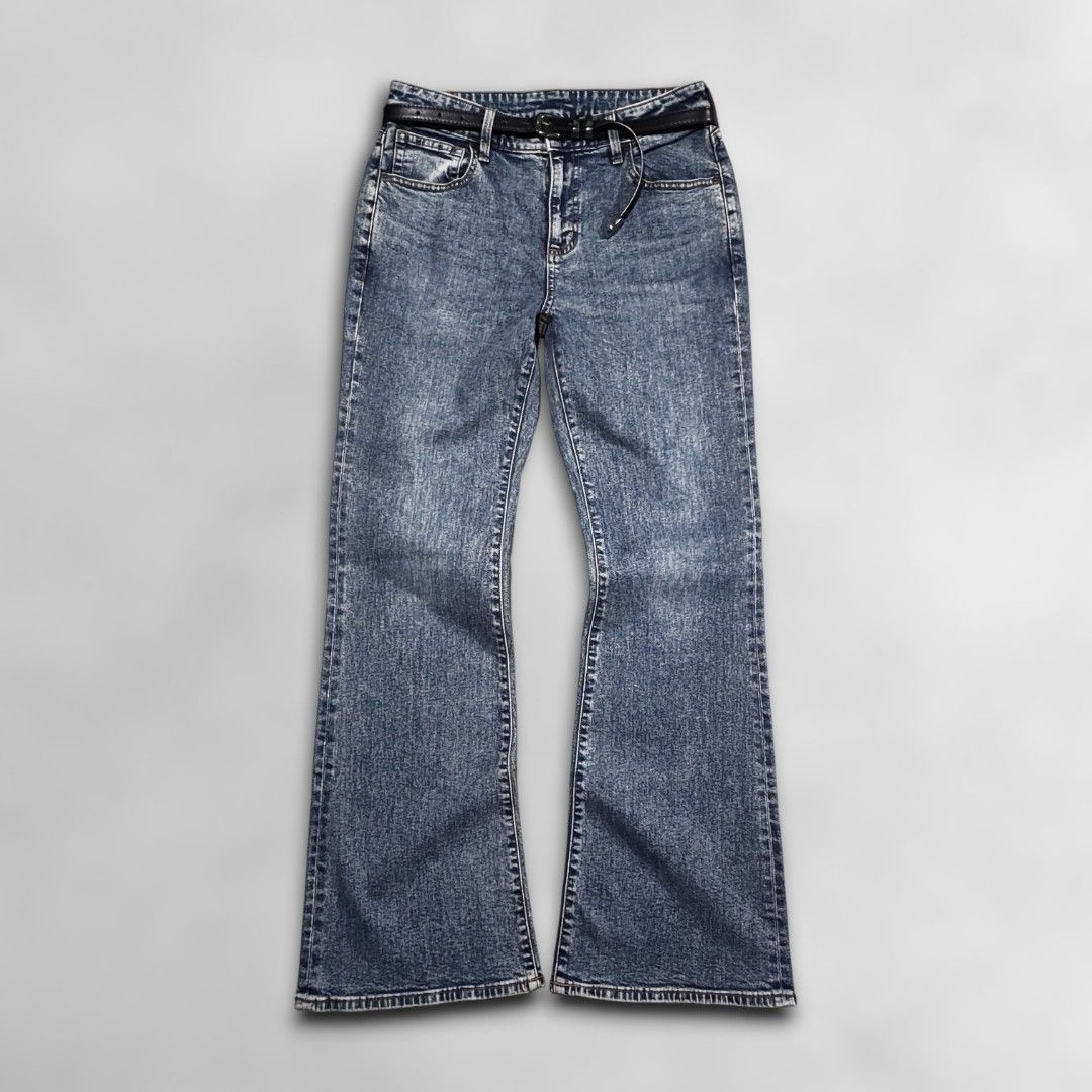 GU Dark Blue Acid Washed Denim Bootcut flared jeans (Category: Jeans) located in Iloilo. Submitted by zcedxalinax (Listing ID 1465393557, Image 1). Description: Dimensions (inches) Waist: 29- 30 (15 inches) Length: 40 Thigh: 12 leg hole: 10 Excellent conditio Heavy & Hard Denim Issue: None 🟩FIXED PRICE 🔵MOP: G CASH 🟥COURIER: J&T Express ❌NO CASH ON DELIVERY 📍 LOC: ILOILO CITY FOR SURE/INTERESTED BUYERS ONLY.