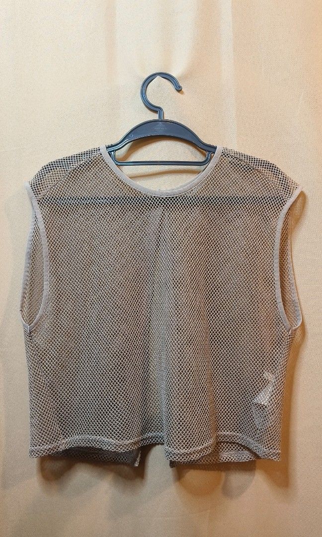 GU mesh crew neck top (Category: Sleeveless) located in Baguio. Submitted by esselingri00355 (Listing ID 1466091231, Image 3). Description: no issue 350+sf gcash payment j&t.