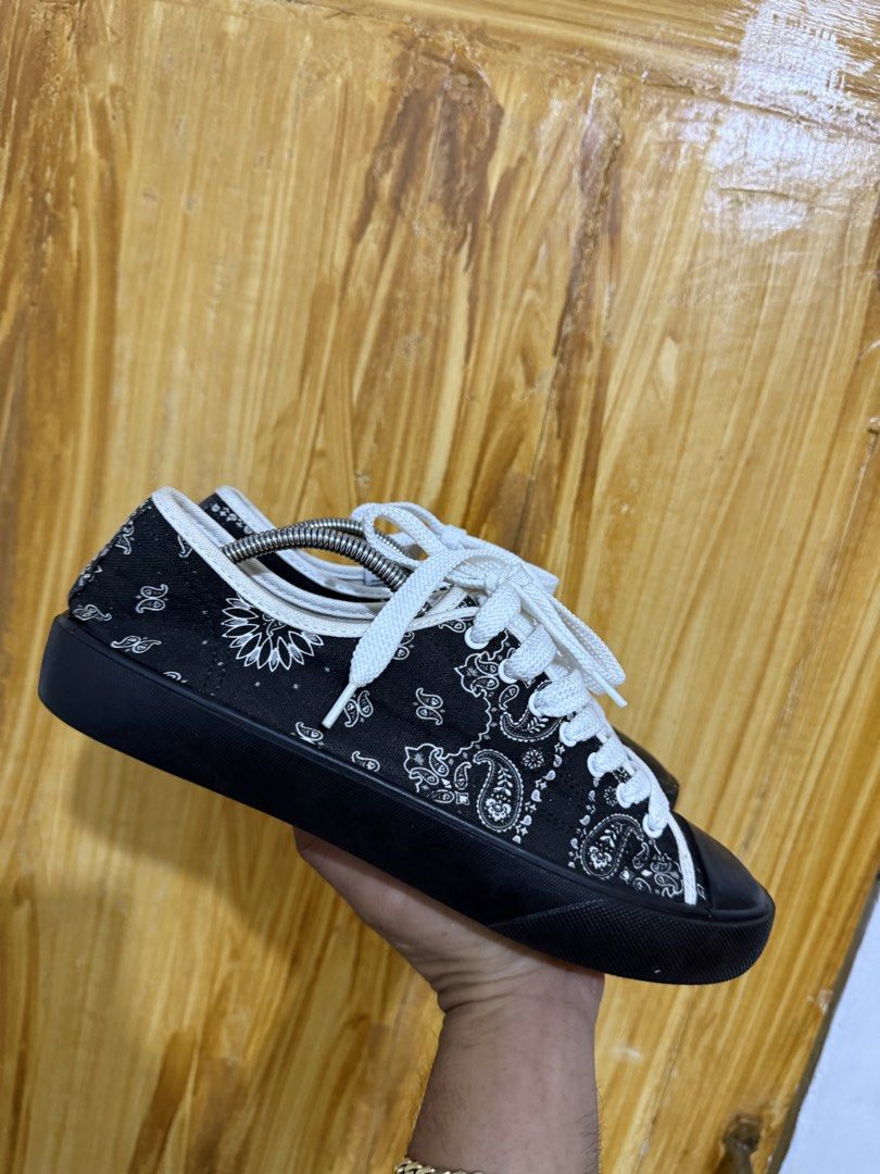 GU x Mihara yasuhiro (Category: Sneakers & Footwear) located in Maramag. Submitted by thriftshoesapparatus (Listing ID 1466071666, Image 2). Description: .