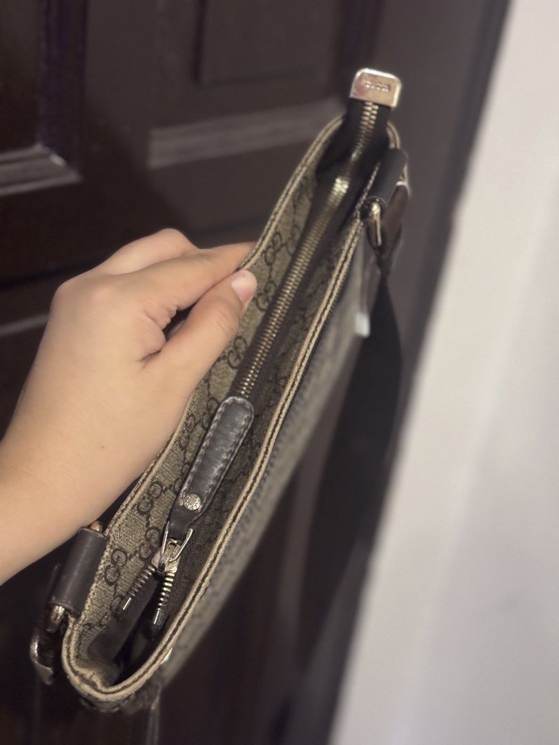 GUCCI Crossbody bag (Category: Luxury Bags & Wallets) located in Manila. Submitted by thriftyhaven2023 (Listing ID 1466008055, Image 3). Description: Normal signs of usage.