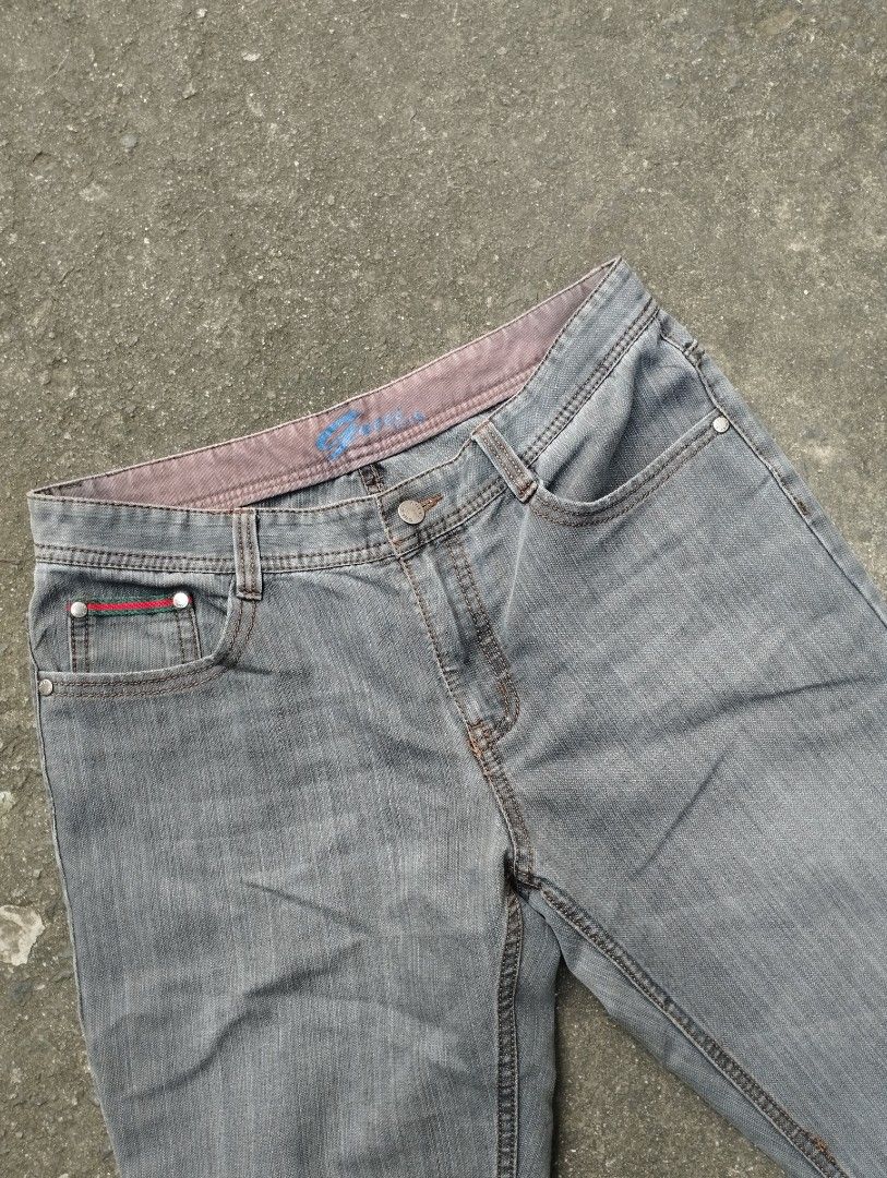 Gucci Denim Jeans (Category: Jeans) located in Manila. Submitted by neil_sellingaccount (Listing ID 1466086350, Image 3). Description: 32 waist 37 length 11 tigh 7.5 leghole good condition no issue.