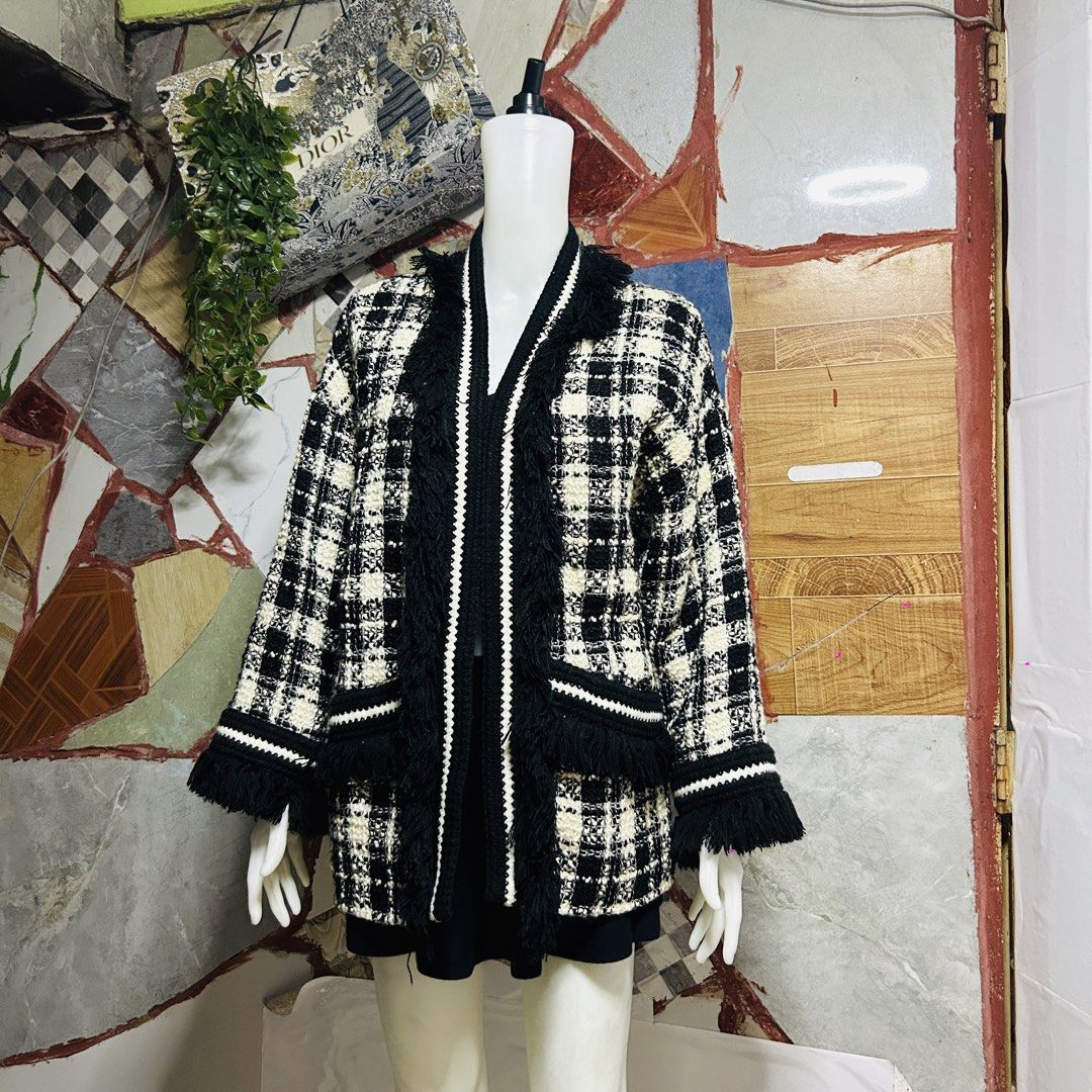 Gucci tweed jacket (Category: Luxury Apparel) located in Baguio. Submitted by kckc_luxury (Listing ID 1466086314, Image 3). Description: 🌸 TINY PINK SPOTS ARE LENS DAMAGE, NOT CLOTH STAINS ————————— ❗️KINDLY READ BEFORE MAKING AN OFFER❗️ LISTING DETAILS size:Large width x length (inches):25x30 condition: EXCELLENT --- MOP: Gcash / BPI MOD: J&T / JRS LOCATION: Baguio City --- NOTE: • Manage your expectations • Photos did not go under any edit but