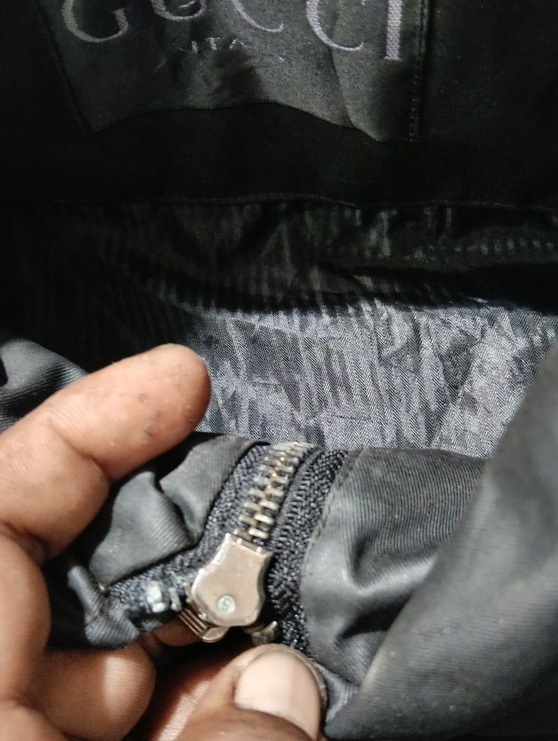 Gucci vintage formal jacket (Category: Luxury Apparel) located in Ajuy. Submitted by aljohndalumpines88 (Listing ID 1465998544, Image 3). Description: in very good condition no issue normal attire or casual use pwedi.