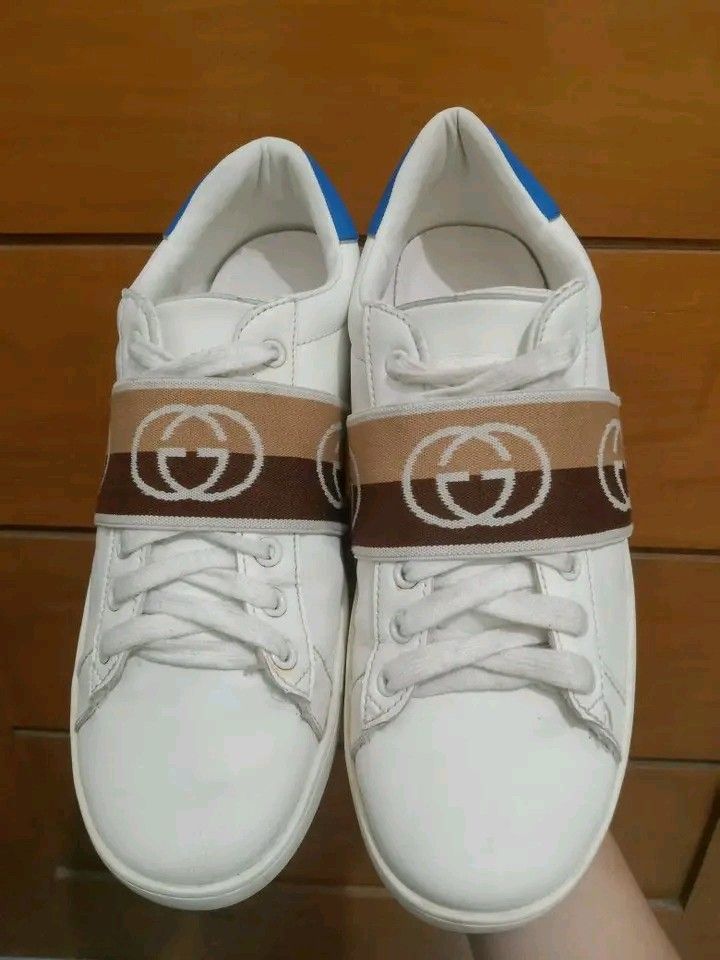 Gucci white leather and interlocking G sneakers (Category: Sneakers) located in Koronadal. Submitted by joeannmahi28609 (Listing ID 1466037915, Image 1). Description: Gucci white leather and Gucci interlocking G low top sneakers made in Italy size eur 41.5 for men only in goods condition ukay source wow ganda nito sino bet nito mine nyo na.