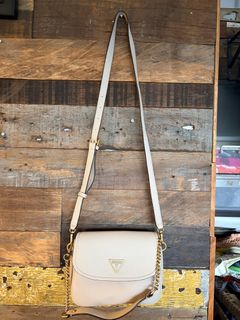 (Category: ) located in . Submitted by makingroomfinds (Listing ID 1466047497, Image 1). Description: .