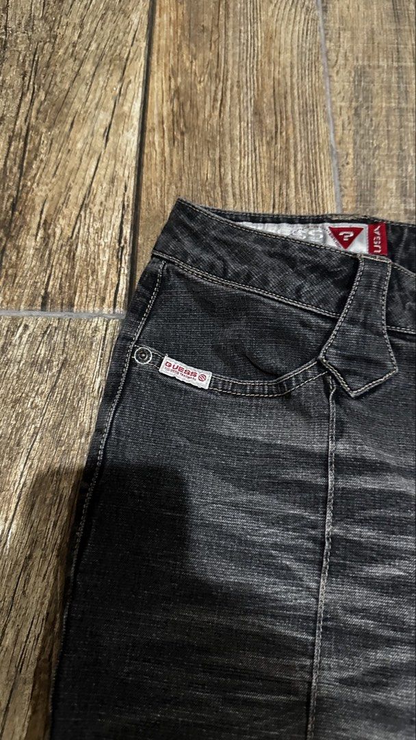 GUESS JEANS (Category: Jeans) located in Manila. Submitted by urban.vintage (Listing ID 1466022588, Image 2). Description: NONE (NEED WASH) GCASH (NO COD) SHIP VIA: LALAMOVE & J&T LOCATION: PASIG CITY LENGTH: 40 WIDTH :27 OPENING : 9.
