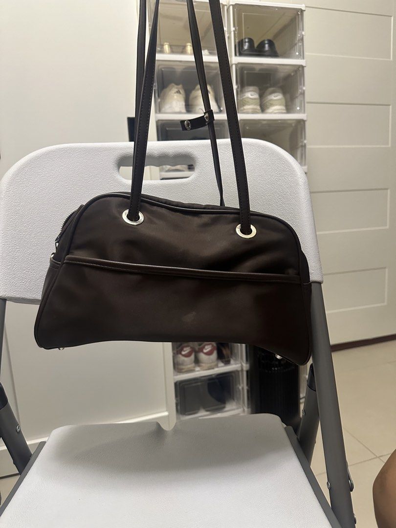GVN bowler bag - espresso medium (Category: Shoulder Bags) located in Quezon City. Submitted by closet2 (Listing ID 1466078560, Image 1). Description: Issue: handle (pls see photos) Loc: vertis north.