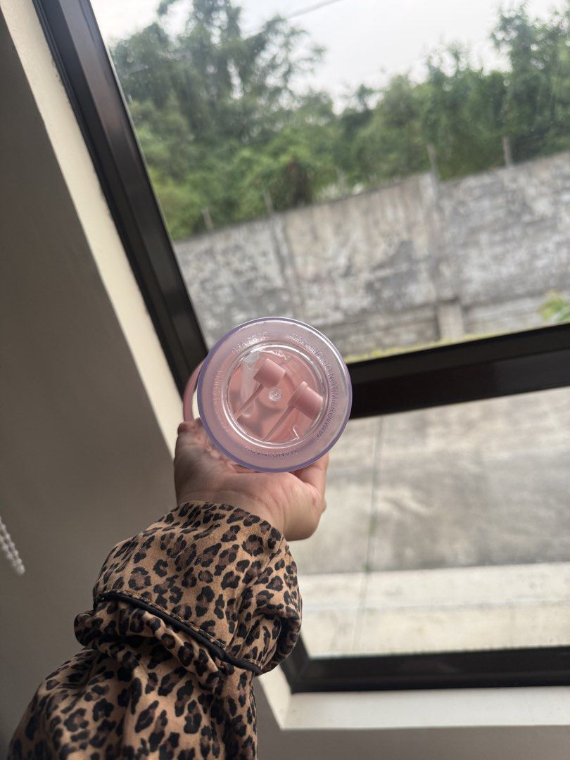 GWP Dior Tumbler (Category: Water Bottles & Tumblers) located in Imus. Submitted by diana2999 (Listing ID 1466039401, Image 3). Description: .