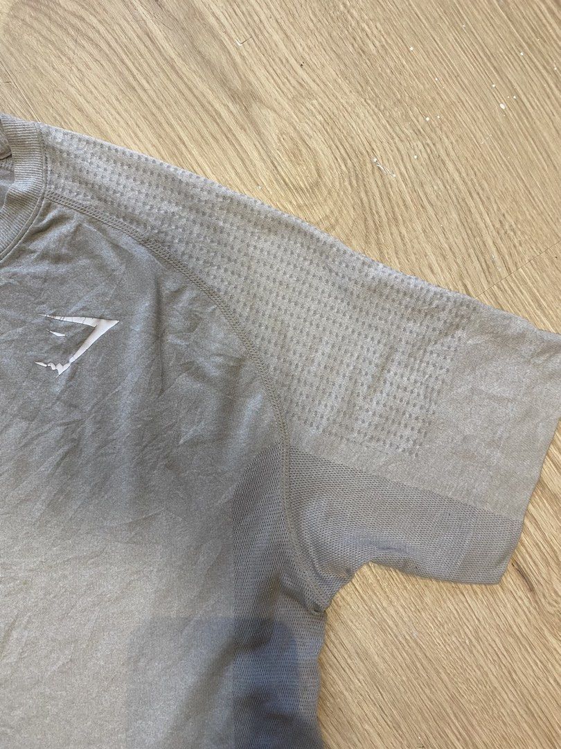 Gymshark seamless tee (Category: Tshirts & Polo Shirts ) located in Zamboanga. Submitted by ak.hunt (Listing ID 1466043470, Image 3). Description: Size Dimes: Width pit to pit 20 Length 29 Condition vg Issue cut tag crack print Pm📩 .