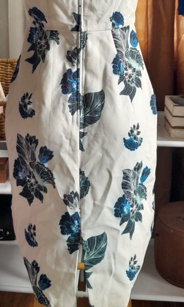 H & M Dress (Category: Dresses) located in Batangas. Submitted by norskieshoppe (Listing ID 1466082514, Image 2). Description: Sexy fit Length- 41 Bust-36-37 Waist-29.