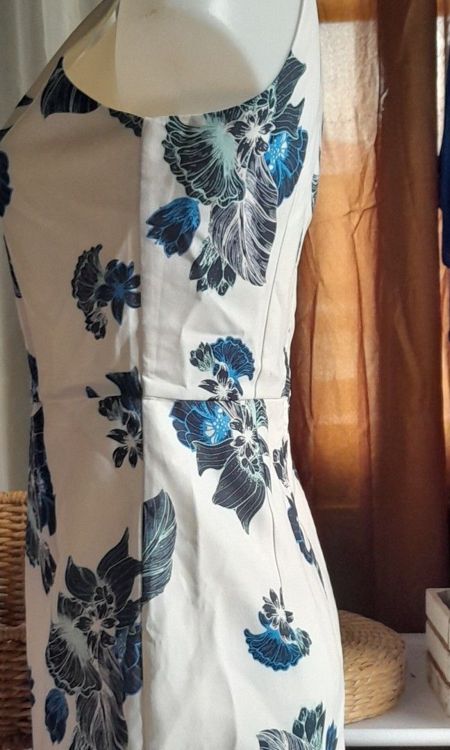 H & M Dress (Category: Dresses) located in Batangas. Submitted by norskieshoppe (Listing ID 1466082514, Image 3). Description: Sexy fit Length- 41 Bust-36-37 Waist-29.