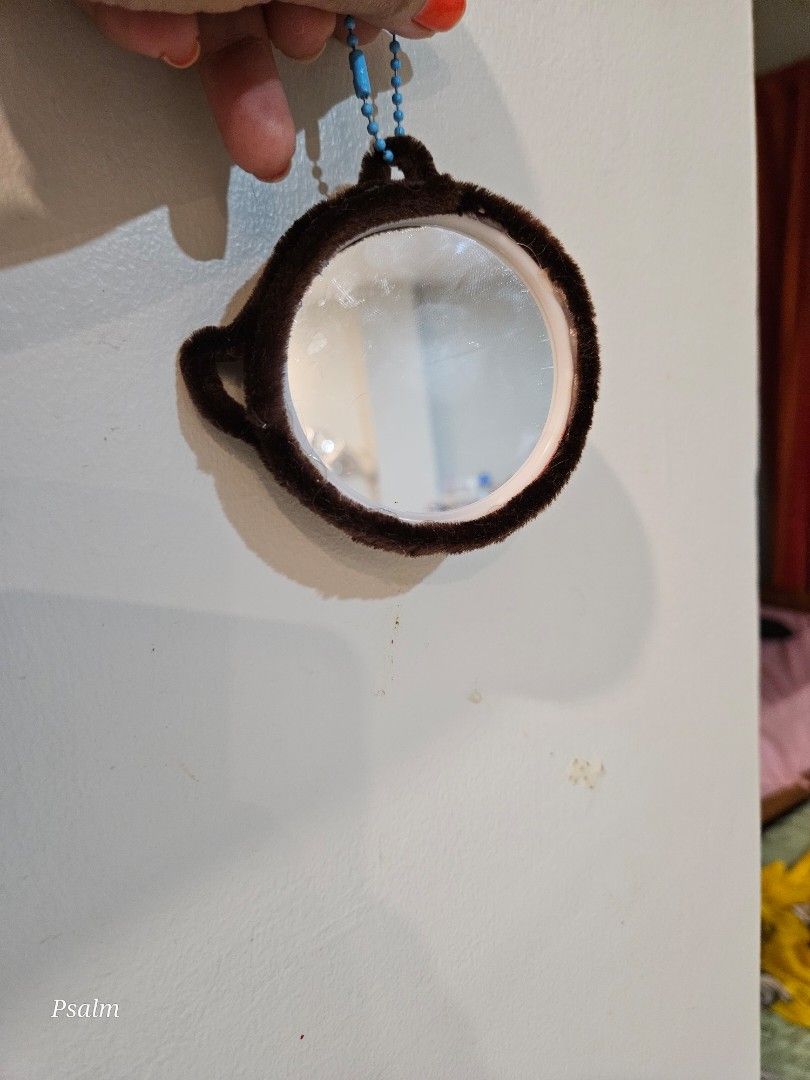 Handmade keychain mirror (Category: Handmade Craft) located in Adams. Submitted by chicbelikebyamigas (Listing ID 1466044126, Image 2). Description: 2 for 100.