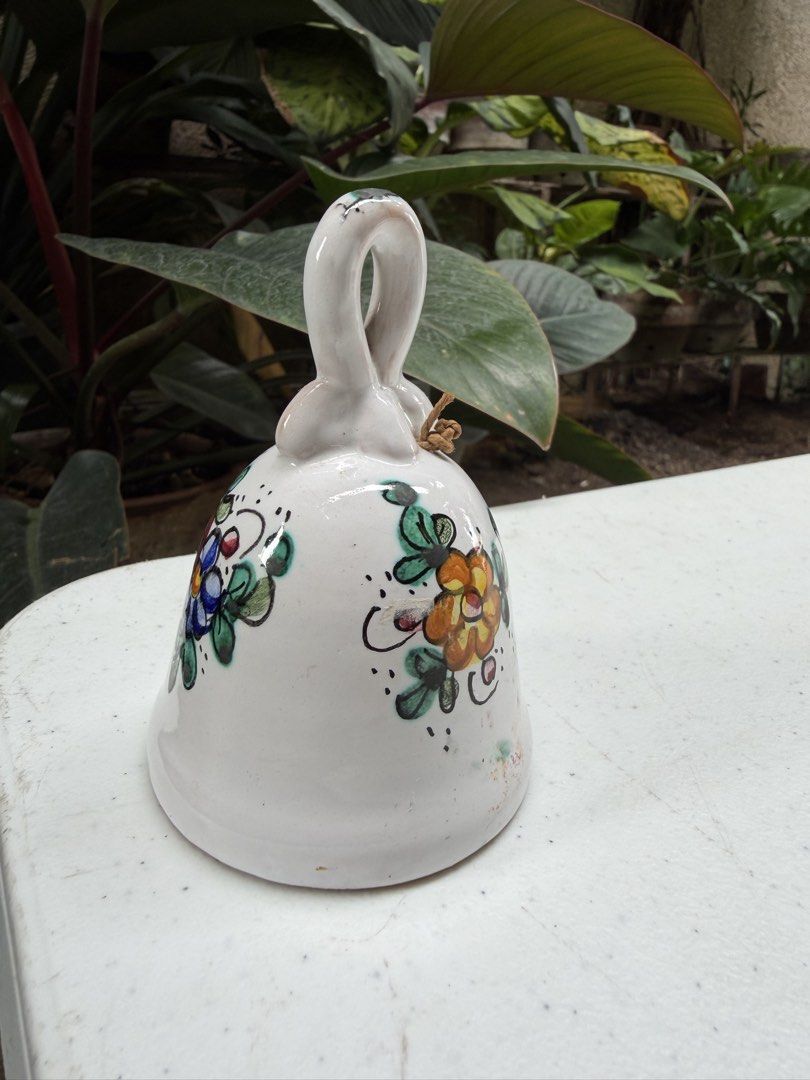 Handpainted bell Italy (Category: Other Home Decor) located in Davao. Submitted by parteawares2 (Listing ID 1466009486, Image 3). Description: One piece handpainted bell made in Italy .