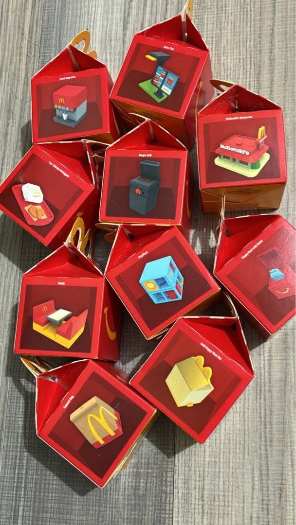 happy meal toys (Category: Kids Toys) located in Subic. Submitted by rosalyntlopez (Listing ID 1466054303, Image 1). Description: 180 each with box jnt gcash 📍subic.