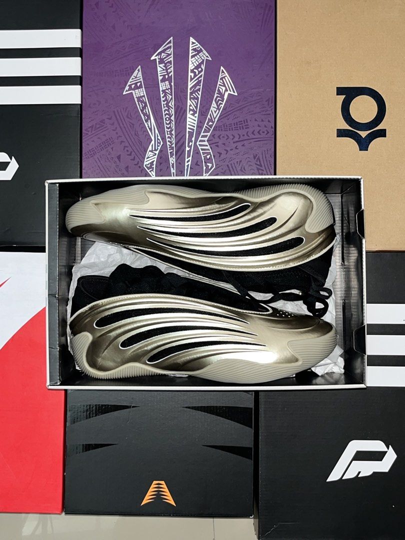 HARDEN VOLUME 9 “Cyber Metallic” (Category: Casual Shoes) located in Quezon City. Submitted by angelovaldez_ (Listing ID 1466115607, Image 1). Description: MESSAGE ME ON: FB PAGE: Deal Pairs PH.