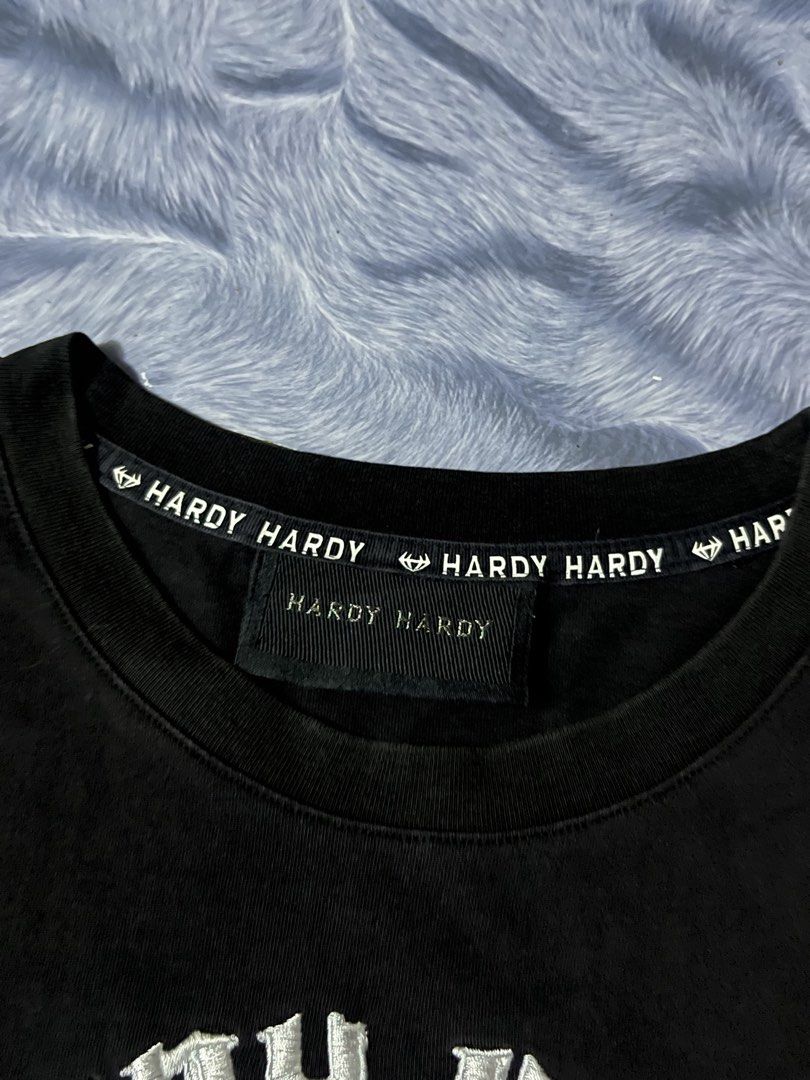 Hardy hardy (Category: Tshirts & Polo Shirts ) located in Quezon City. Submitted by thriftshop_treasure (Listing ID 1466103342, Image 3). Description: 22x29.