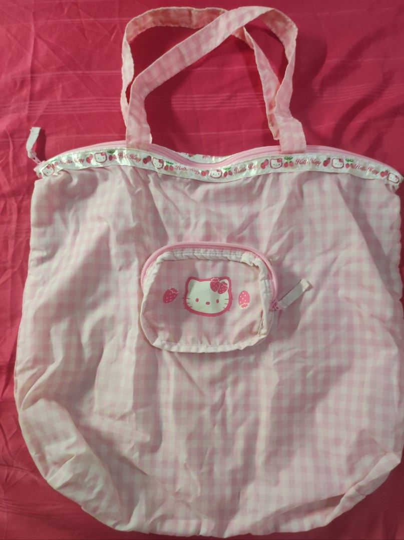Hello Kitty Foldable Tote Bag (Category: Tote Bags) located in Bocaue. Submitted by jessdcluters (Listing ID 1465961959, Image 1). Description: .