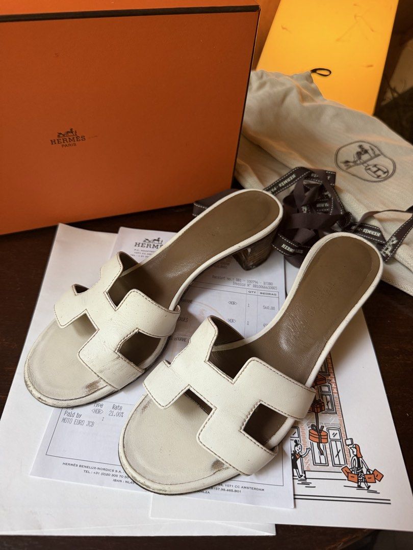 HERMES OASIS WITH Box AND RESIBO (Category: Sneakers & Footwear) located in Makati City. Submitted by moiobsession (Listing ID 1465958471, Image 2). Description: authentic with O. R pa box dustbag used pero very matibay pa! .