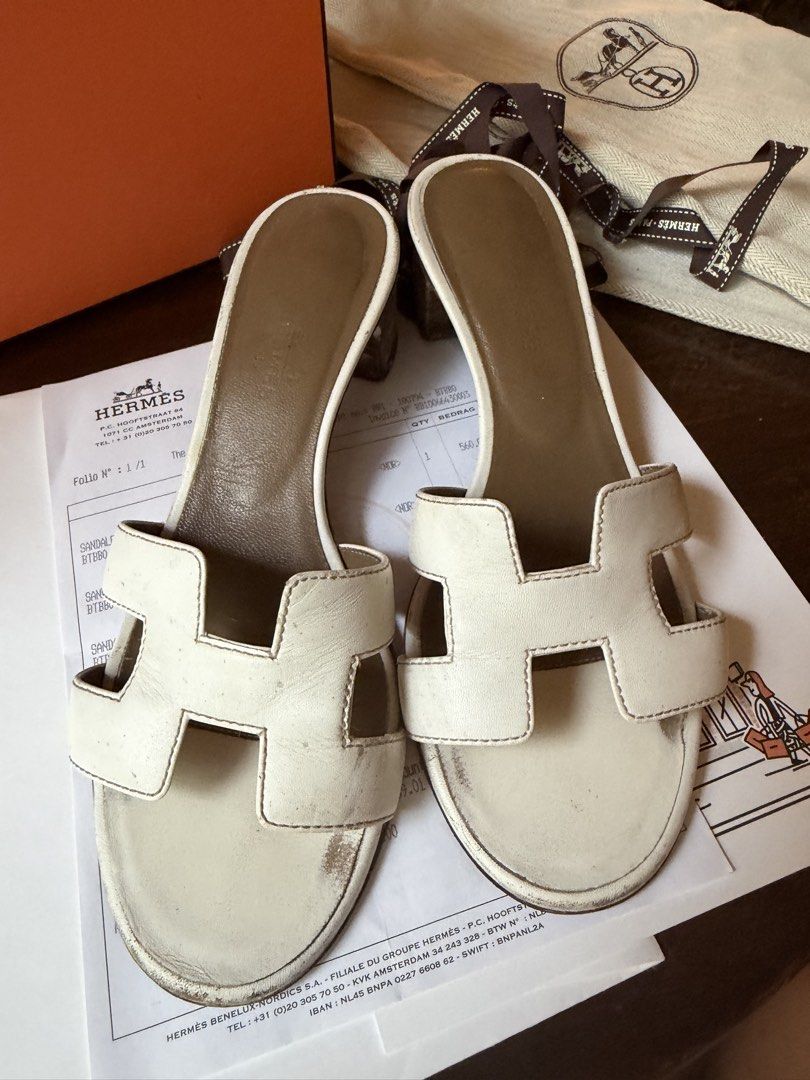 HERMES OASIS WITH Box AND RESIBO (Category: Sneakers & Footwear) located in Makati City. Submitted by moiobsession (Listing ID 1465958471, Image 3). Description: authentic with O. R pa box dustbag used pero very matibay pa! .