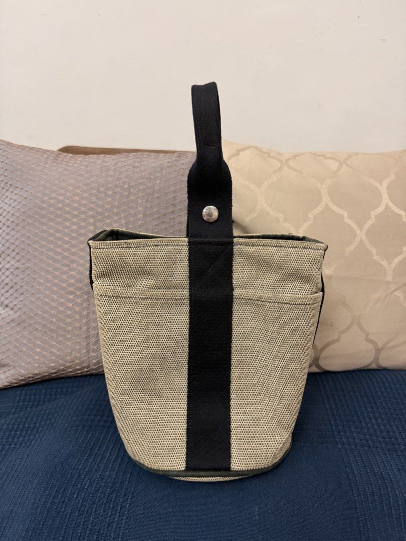 Hermes saxo pm handbag bucket (Category: Luxury Bags & Wallets) located in San Pablo. Submitted by iamtrina (Listing ID 1465997166, Image 2). Description: Hermes Black small Saxo PM Canvas Handbag 8/10 condition Interior with tolerable fading No inclusion Guaranteed authentic.