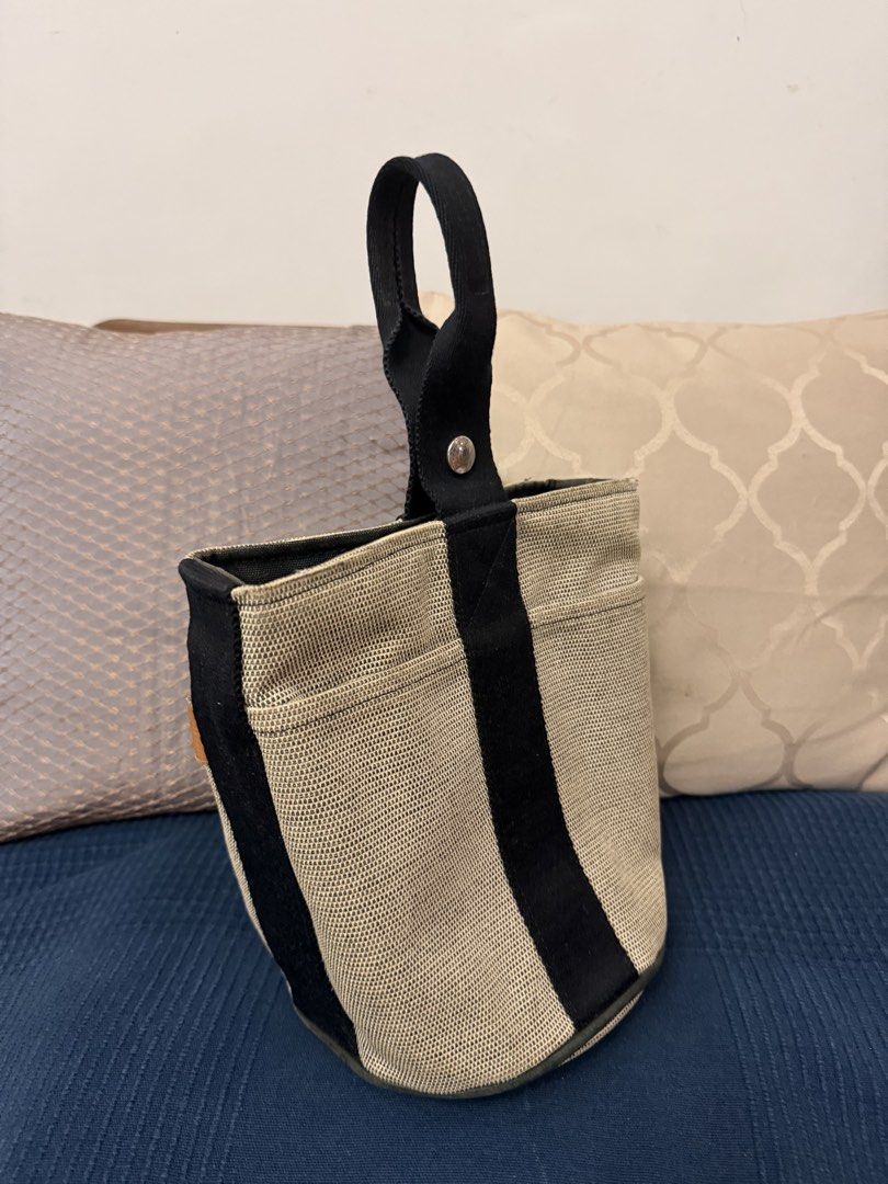 Hermes saxo pm handbag bucket (Category: Luxury Bags & Wallets) located in San Pablo. Submitted by iamtrina (Listing ID 1465997166, Image 3). Description: Hermes Black small Saxo PM Canvas Handbag 8/10 condition Interior with tolerable fading No inclusion Guaranteed authentic.