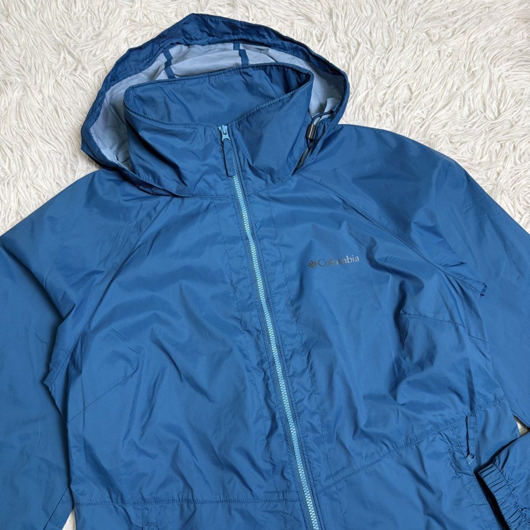 Hiking / outdoor (Category: Activewear) located in Baguio. Submitted by sellingtonshop (Listing ID 1466060790, Image 2). Description: s20. Columbia arcadia rain jacket *lightweight and water proof Size: M womens Dimes: 26*21 Condition: good as new Issue: none Grab: 1280.