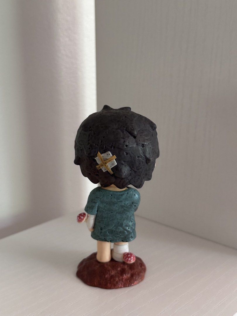 Hirono Reshape - Parasite (Category: Designer & Blind Box Toys) located in Escalante. Submitted by satidayz (Listing ID 1466100965, Image 2). Description: Hirono Reshape Series- Parasite 🍄 🌱 with box, foil, card 🌱 mint condi but still x sensi 🌱 dm for condi pics .