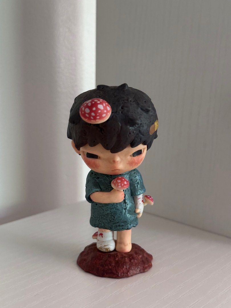 Hirono Reshape - Parasite (Category: Designer & Blind Box Toys) located in Escalante. Submitted by satidayz (Listing ID 1466100965, Image 1). Description: Hirono Reshape Series- Parasite 🍄 🌱 with box, foil, card 🌱 mint condi but still x sensi 🌱 dm for condi pics .