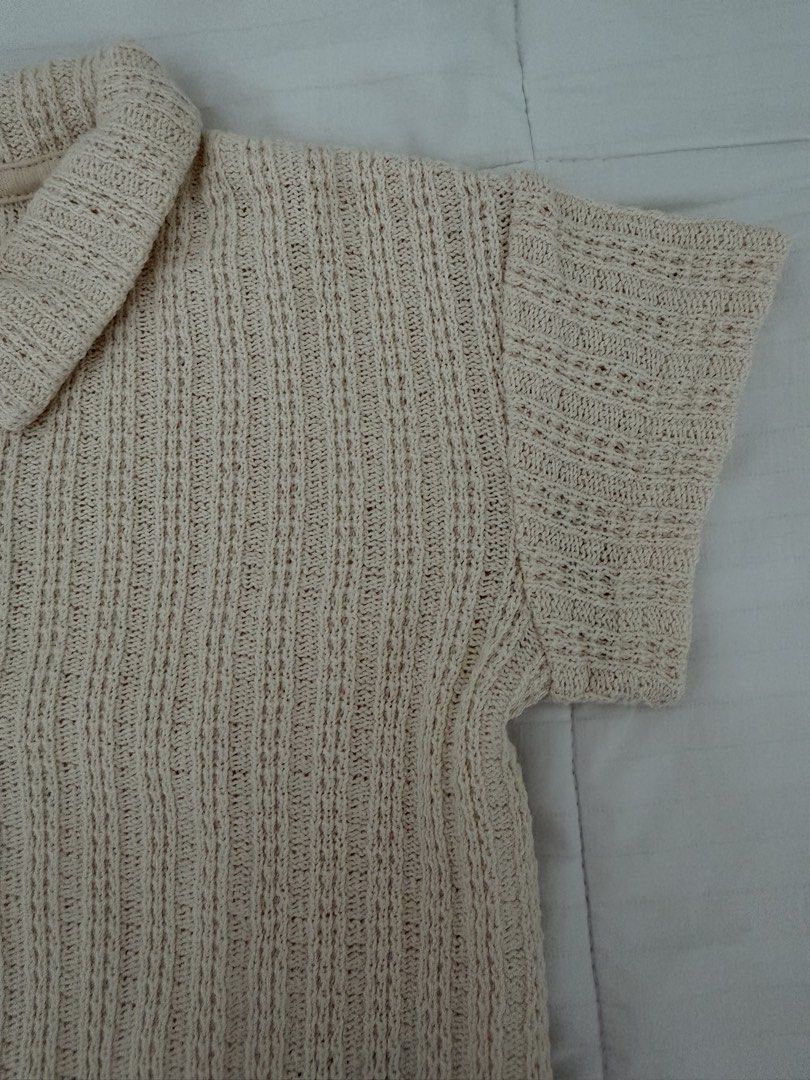 H&M (Category: Babies & Kids Fashion) located in Manila. Submitted by mommyknowsbest (Listing ID 1465985108, Image 3). Description: 100% Authentic Size: 4-6 months Condition: 10/10 RFS: outgrown Price: P 250 + SF MOP: BDO, BPI or GCash.