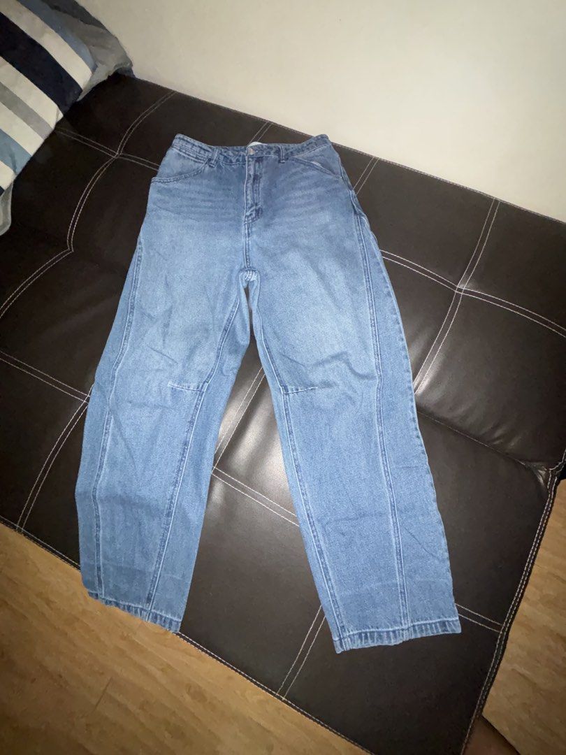 H&M barrel jeans (Category: Jeans) located in Quezon City. Submitted by chellecdngn (Listing ID 1466049389, Image 1). Description: All measurements and WW is uploaded. Needs wash, natambak sa cabinet. .