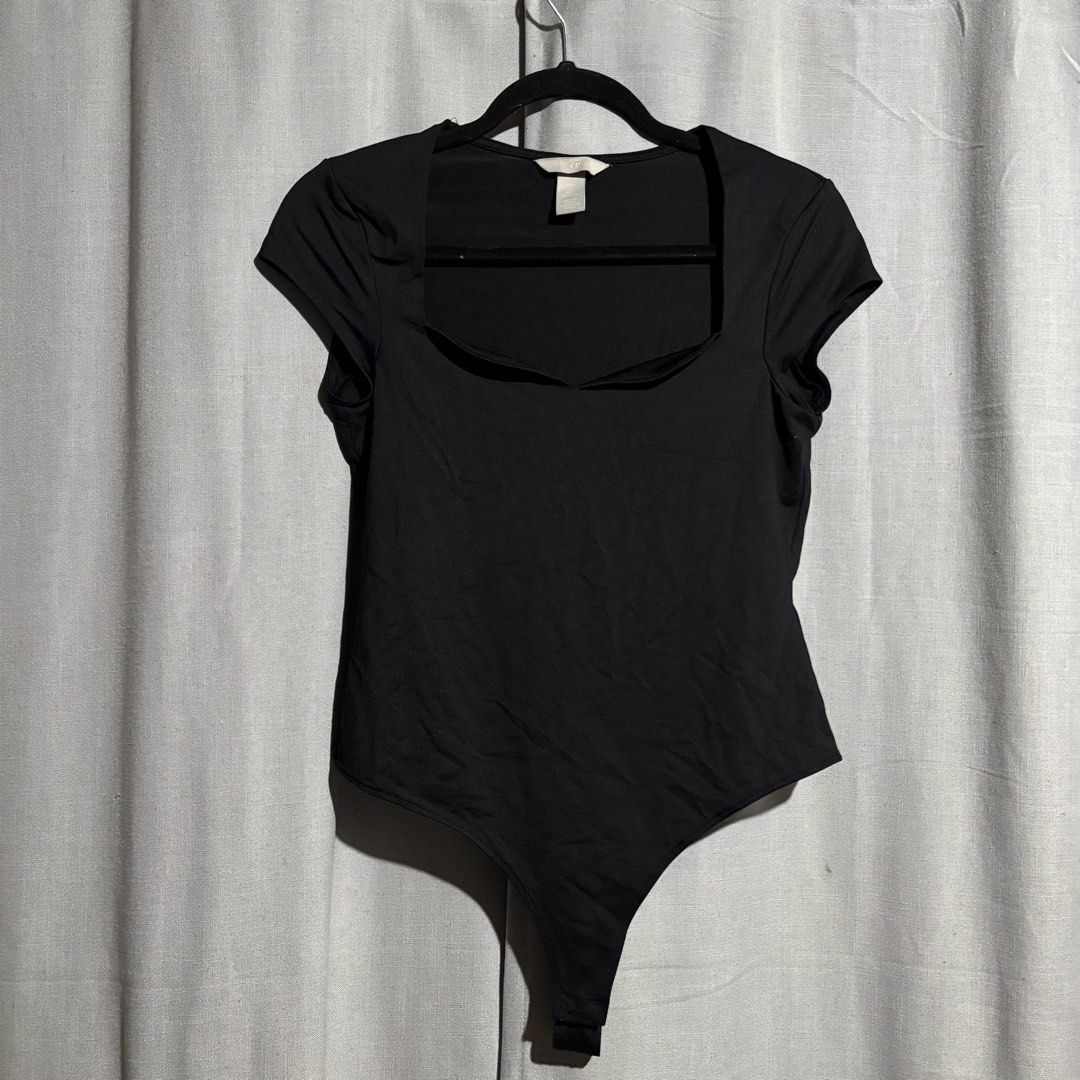H&M Black Squared Neck Bodysuit (Category: Others Tops) located in Tanjay. Submitted by febmarie (Listing ID 1466127210, Image 1). Description: .