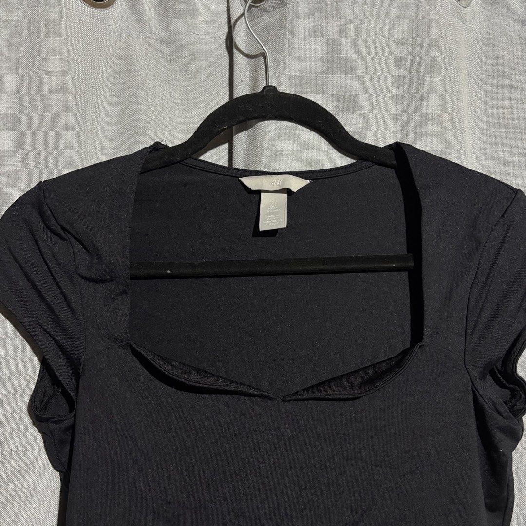 H&M Black Squared Neck Bodysuit (Category: Others Tops) located in Tanjay. Submitted by febmarie (Listing ID 1466127210, Image 3). Description: .