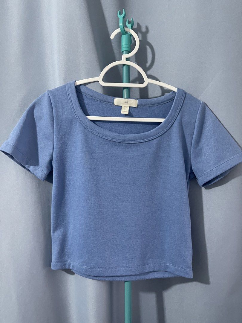 H&M Blue Crop Top (Category: Sleeveless) located in Cavite. Submitted by lengthingz (Listing ID 1466146157, Image 1). Description: fit small - semi large used once!.