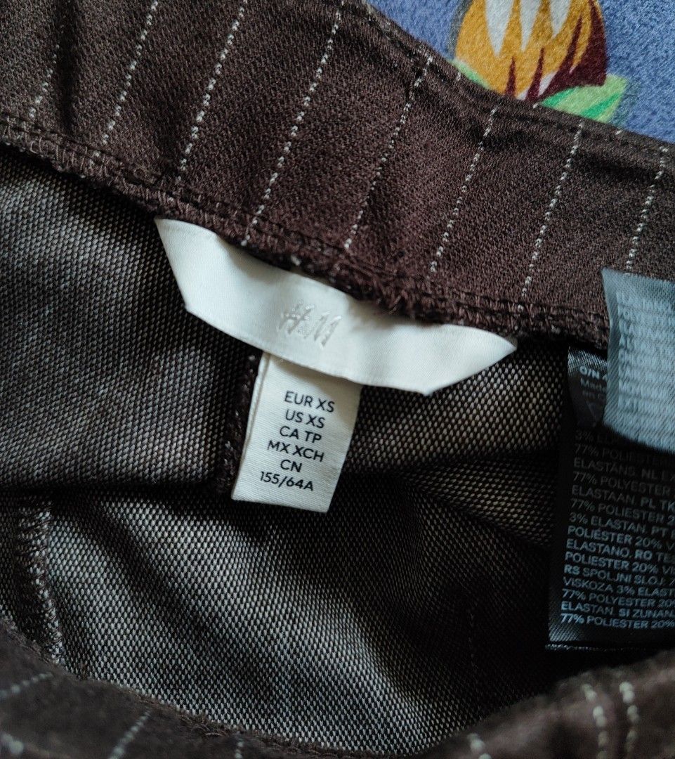 H&M Brown Wide Leg (Category: Other Bottoms) located in Mandaluyong City. Submitted by luxienn (Listing ID 1465974798, Image 2). Description: H&M Brown Wide Leg Garterized Used Twice It fits me even as a midsize girl Height: 5'1 Size: XS Rfs: don't use it anymore / not my style anymore.